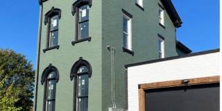 Spacious Luxury 1 Bedroom in Beautifully Restored Historic Building! Gallery 1