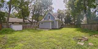 Fenced In Back Yard + Close to Manhattan Shopping Center + Pet-Friendly + Washer & Dryer Included! Available August 17th! Gallery 11