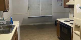 110 Botts Ave Gallery 10