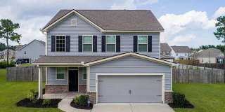 4BR/2BA with Granite Kitchen, Hardwoods & Fenced Yard Gallery 1