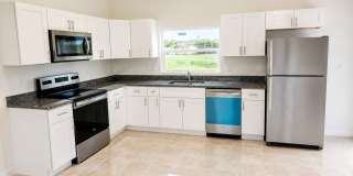MOVE IN READY 3 BEDROOM 2 BATH LIKE NEW Gallery 5