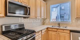 Stunning 4-Bedroom Townhouse with Dual Master Suites and Convenient 2-Car Garage in Hillsboro! Gallery 12