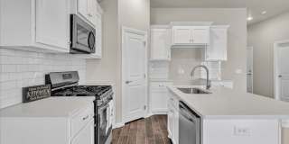 Adorable Brand New NE Edmond Gallery 9