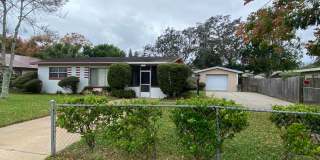 2/1 plus bonus room in Holly Hill Gallery 1