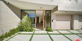 8765 Hollywood Boulevard Gallery 7