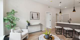 720 Thompson Street Gallery 12