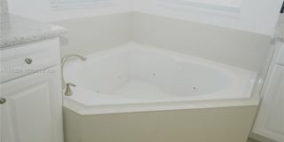 9701 Blue Isle Bay Gallery 32