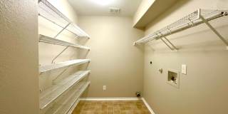 Charming 3-Bedroom Cul-de-Sac Home with Fenced Yard & Garage! Gallery 15