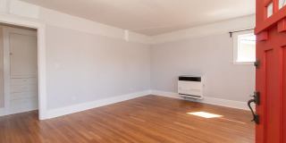 Charming North Park 2 Bedroom with Washer/Dryer, Backyard & Parking! Gallery 5