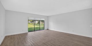 Pierce Beach Premier Apartments at Woodland Condominium Gallery 21