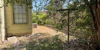 3bed/1bath House - Two Blocks from Campus Gallery 22