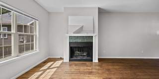 886 St. Clair Avenue Gallery 13