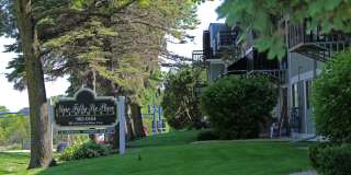 956 Place Apartments Gallery 24