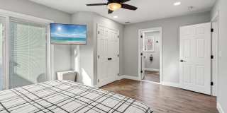 1850 Shore Boulevard Gallery 18