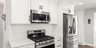 1850 Shore Boulevard Gallery 8