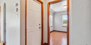 5074/5076 Chalmers - Alejandro Soto Gallery 4