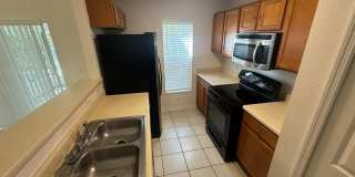 Beautiful 3/2 townhome Gallery 9