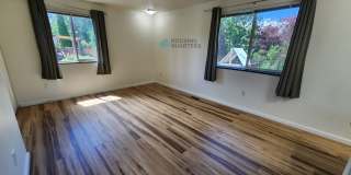 Single family home with large back yard! Gallery 9