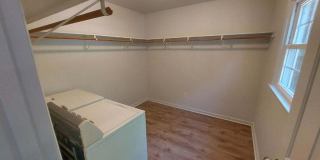 Beautiful Roanoke 2 bed 2 bath Duplex Gallery 11