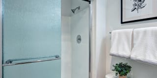 Woodlake Apartments Gallery 38