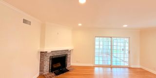 Fantastic 3 bed - 2 bath Home with backyard in North Hills Gallery 8