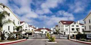 Gated Community - 2 bedroom, 2.5 bath Townhome in the heart of Oceanside Gallery 1