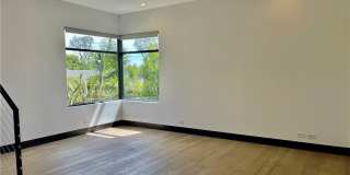 1319 Sunset Plaza Drive Gallery 5