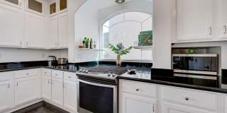 FANTASTIC FULLY UPGRADED FURNISHED RENTAL LOCATED IN THE SOUTHWEST!!! Gallery 20