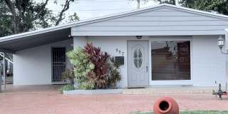 957 W 67th Street Gallery 1