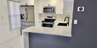 1086 N Hiatus Rd Gallery 10