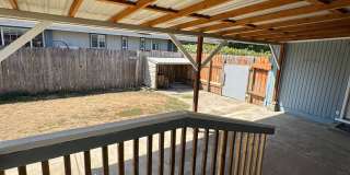 Green area 3 Bedroom 2 Bath with Garage Gallery 20