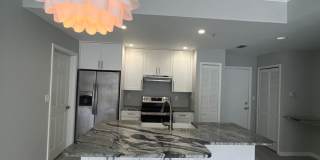 Bright & Modern Harbour Island Condo Gallery 1
