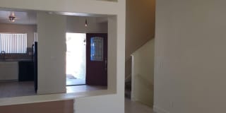 No HOA! North Phoenix 3 Bedroom Home with Large Yard & Garage Gallery 12