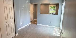 Spacious 6BR House in New Lebanon Gallery 11