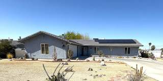 Lovely 3 Bedroom, 3 Bathroom Home with Solar Gallery 1