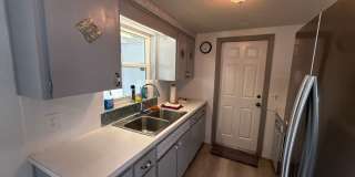 Beautiful 2 bedroom home with fenced in backyard Gallery 14