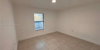 605 NW 3rd Ave Gallery 6