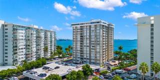 1420 Brickell Bay Dr Gallery 50