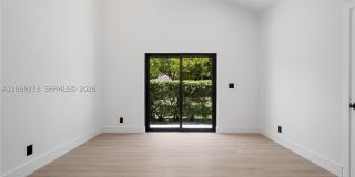 1543 SW 1st Ave Gallery 56