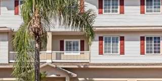 Gorgeous 4-Bedroom, 4-Bathroom Townhouse in Palmetto Gallery 1