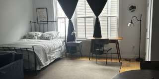 Studio Available September 1st!! - Fully Furnished - Great Portland Location! Gallery 6