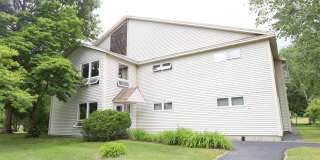 Winter Seasonal Rental Available Nov 1! | $1500/mo | Easy-Living 1-Bedroom Condo in Campton, NH | Near Loon Mountain & Waterville Valley Gallery 1