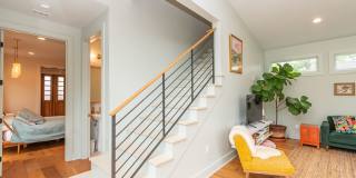 CHARMING, MODERN, CUSTOM HOME IN MID-CITY FOR RENT Gallery 6