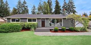 3Bd/2.5Ba Edmonds Home Gallery 1