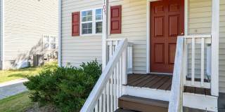 Bright, Move-In Ready 3 Bed / 2.5 Bath in Apex with Back Deck Gallery 1