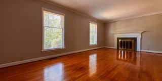Beautiful Tri Level Home in Vanstory Hills Gallery 7