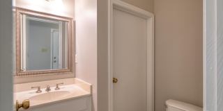 225 Twin Oaks Place Gallery 16