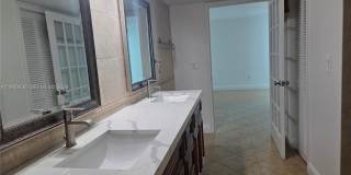 5880 Collins Ave Gallery 12