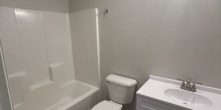 Newly Renovated Spacious 3 Bedroom w/ Full Appliance Package Gallery 14