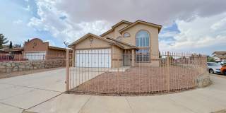 East El Paso 5Bed/2Bath Refrig A/C Home with Bonus Loft! Gallery 1